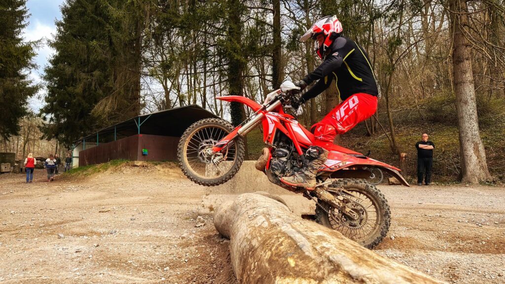 E -Niv 1- Bilstain opstapper